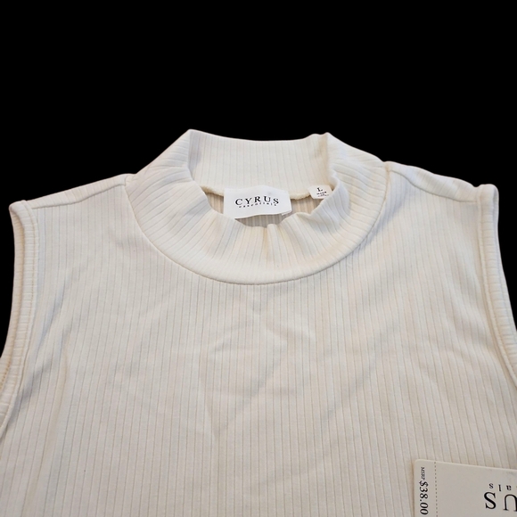 Cyrus Cream Sleeveless Blouse, Ribbed, NWT - Picture 3 of 5